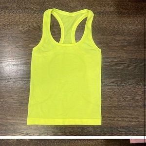 LULULEMOM TANK TOP. WOMENS SIZE 0. BRIGHT YELLOW.